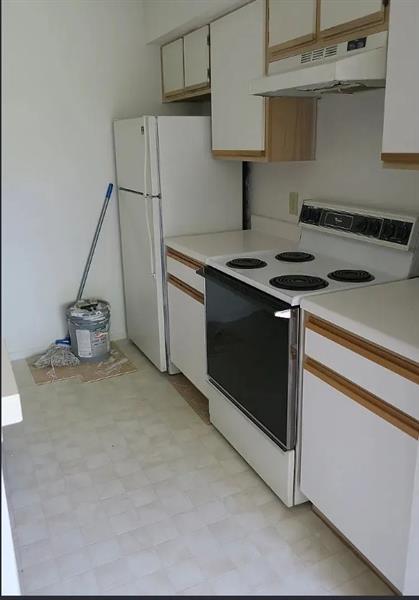 Building Photo - 2350 NW 33rd St