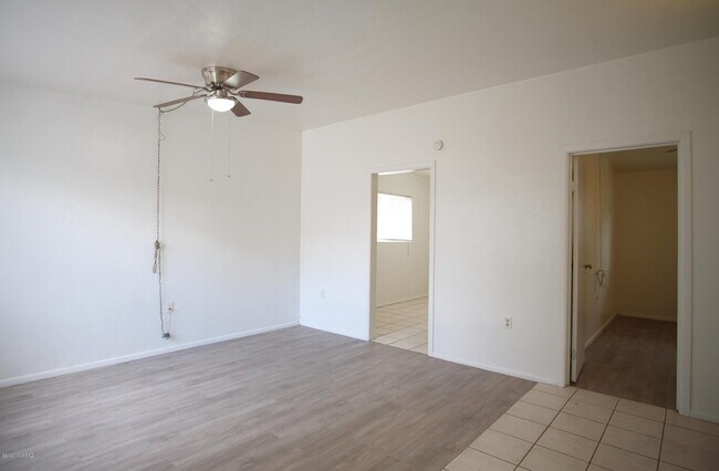 Building Photo - 3419 E Lind Rd