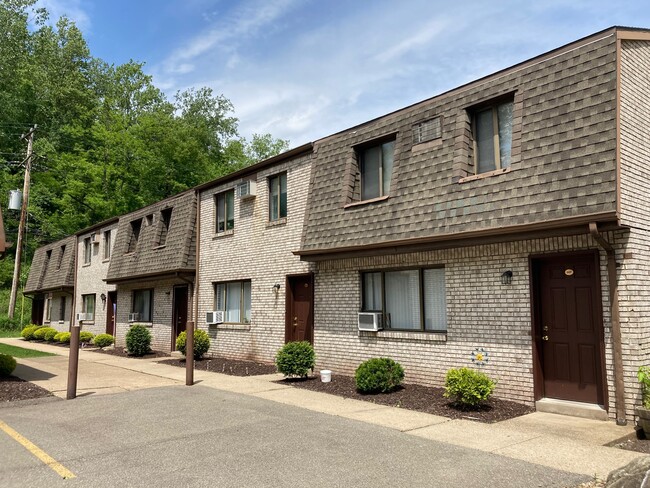 Building Photo - 512 Kellywood Mnr