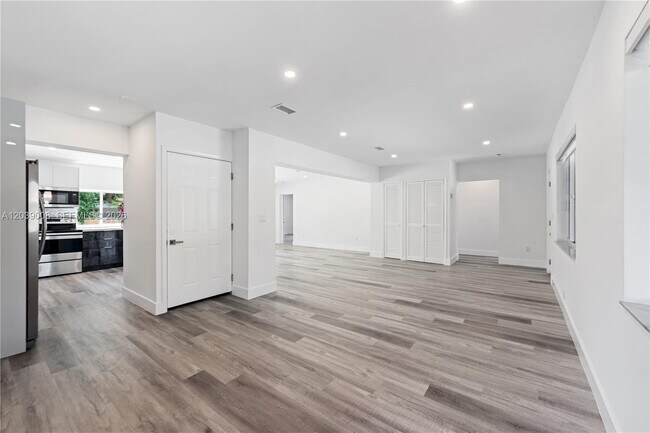 Foto del edificio - 2721 SW 29th Ct