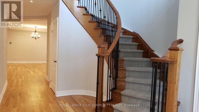Building Photo - 146 Moraine Hill Dr