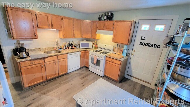 Foto del edificio - 357 Highland Ave