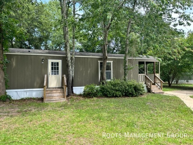 Building Photo - 1 bedroom mobile home available