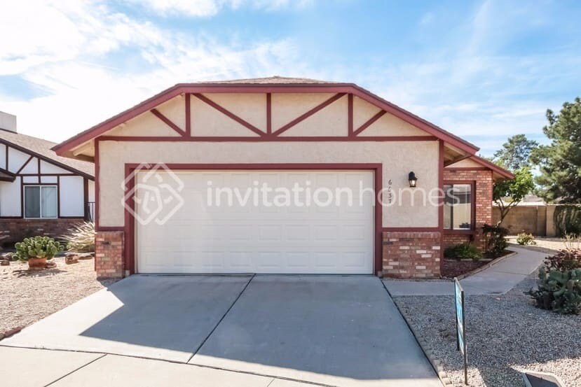 Foto principal - 6637 W Poinsettia Dr