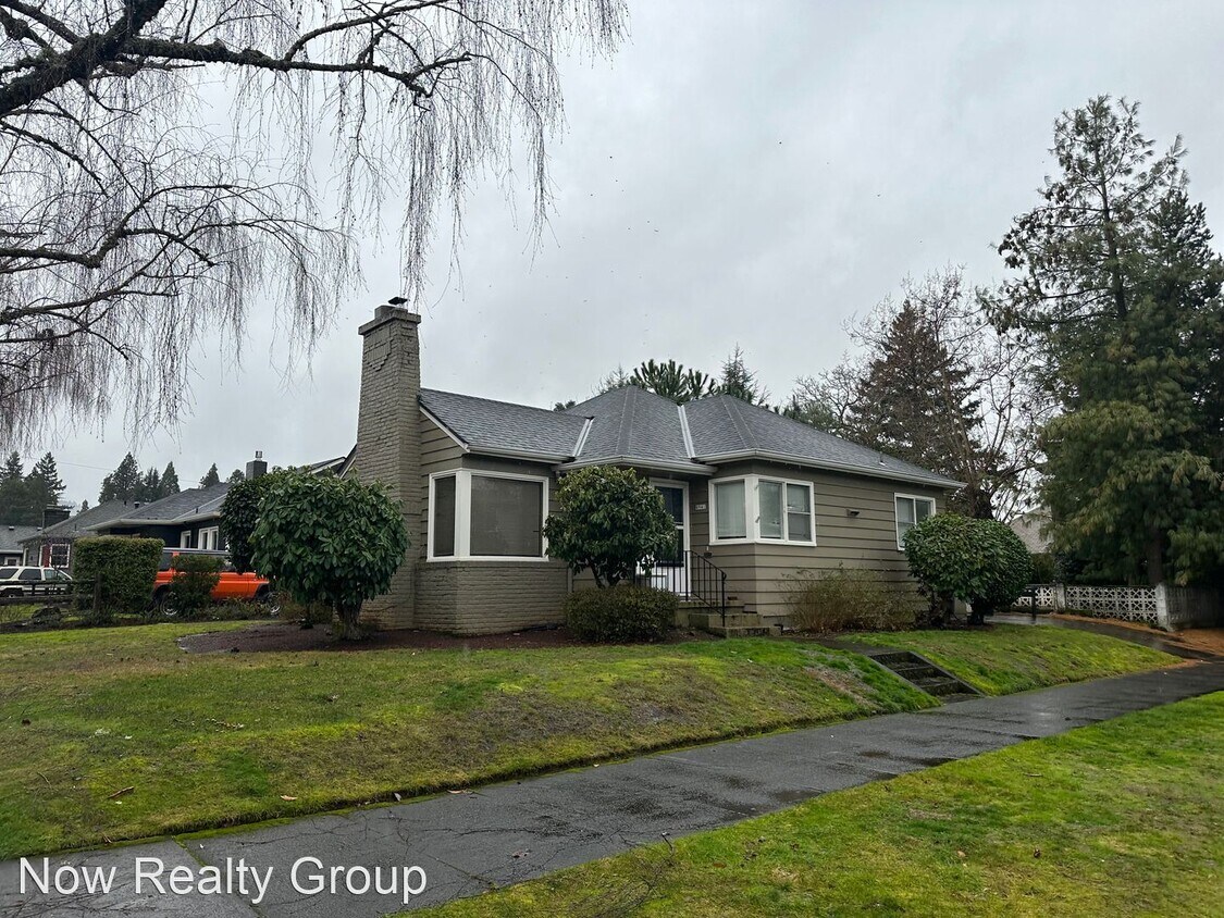 2 br, 2 bath House 6941 N Olin Ave House Rental in Portland, OR