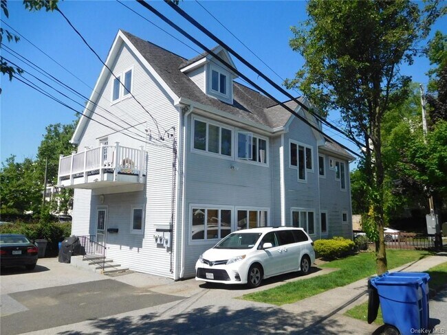 Foto del edificio - 150 Lake Ave