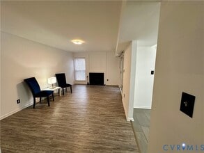 Building Photo - 70 Summer E