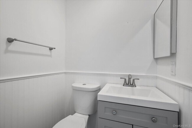 Foto del edificio - 220 Montauk Hwy