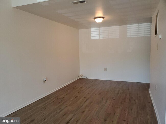 Building Photo - 7032 Marbury Ct
