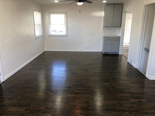 Foto del edificio - 4 Bed, 2 Bath House - Newly Renovated!!