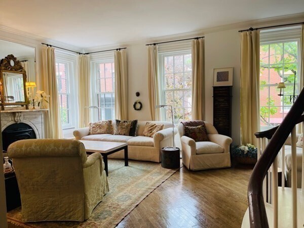 Foto del edificio - 86 Revere St