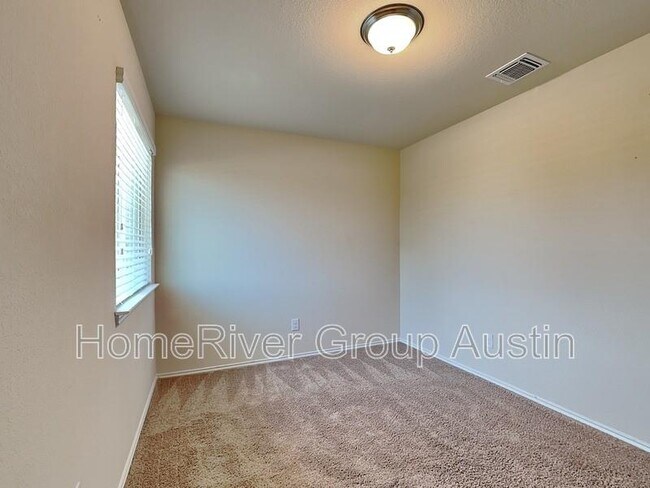 Building Photo - 5346 Fenton Ln