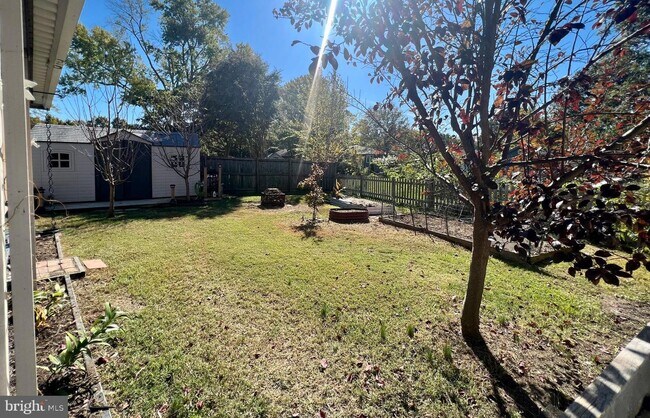 Building Photo - 8100 Carlyle Pl