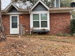 Building Photo - 2315 Brynmahr Dr