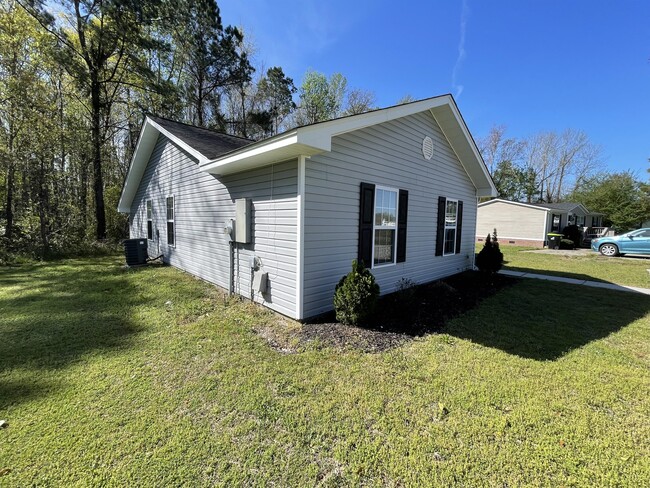 Building Photo - 448 Waccamaw Pines Dr