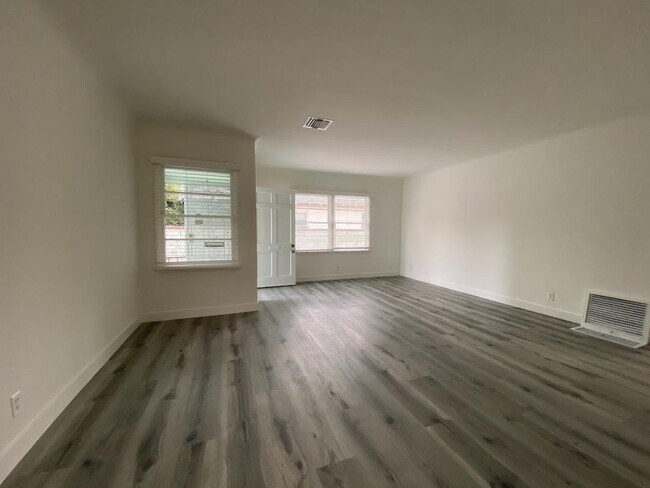 SALA DE ESTAR - 4271 Revere Pl