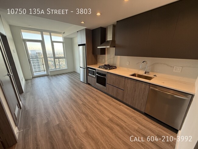 Building Photo - Luxurious 38th Floor Condo