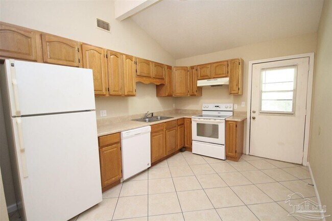 Building Photo - 909 N 77th Ave