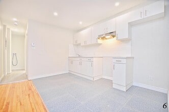 Building Photo - 11740 Av. Pigeon Building Photo - 11740 Av. Pigeon