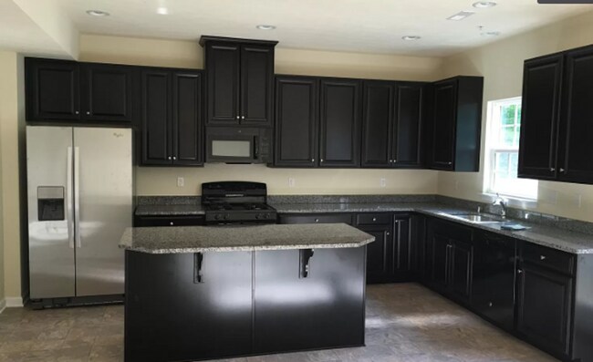 Foto del edificio - Gorgeous 3 BD/ 2.5 BA Townhouse Available ...