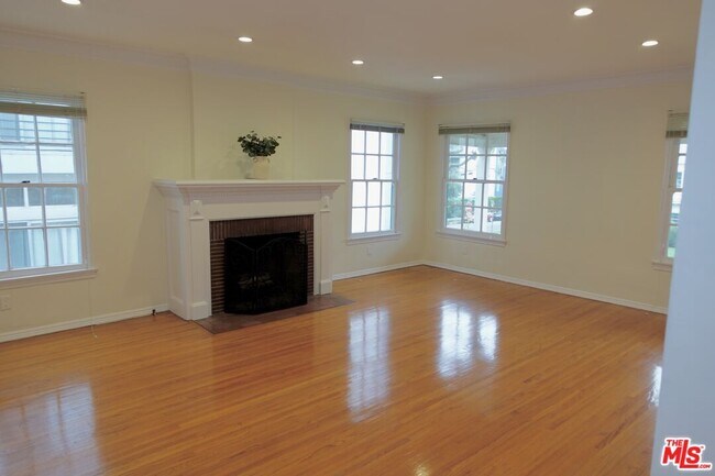 Foto del edificio - 906 Croft Ave