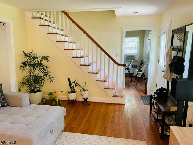 Foto del edificio - 274 Woodland Ave