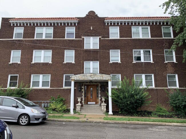 Building Photo - 3401 Central St