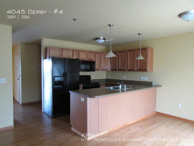 Foto del edificio - 4045 Derby Ln