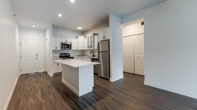 burcham-place-01-min - Victory East Lansing Apartments