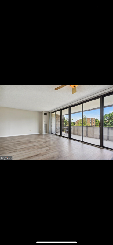 Foto del edificio - 250 S Reynolds St