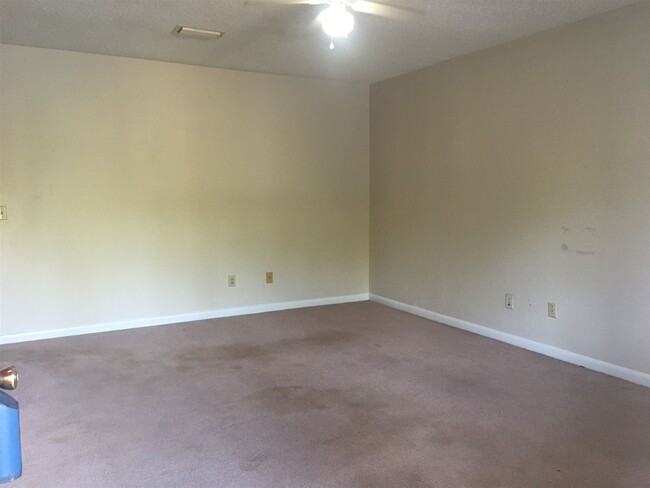 Building Photo - 125 Seaparc Cir