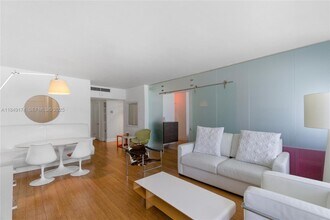 Building Photo - 100 Lincoln Rd