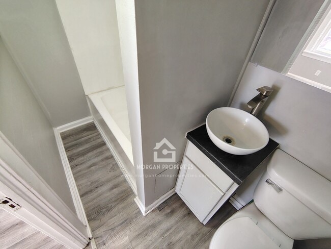 Building Photo - 205 N Lincoln Ave