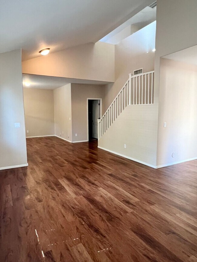 Foto del edificio - 3-bedroom + Loft remodeled with community ...