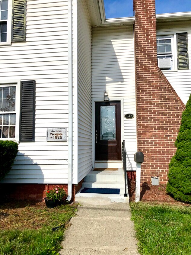 Primary Photo - 247 Harbor St