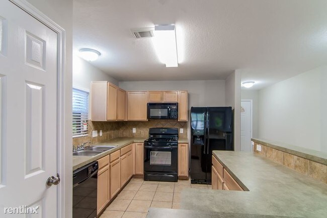 Building Photo - 2768 Woodspring Forest Dr