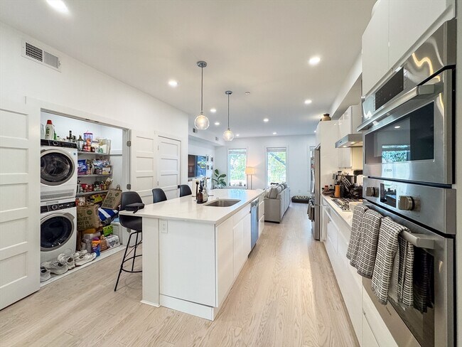 Foto del edificio - 231 Maverick St