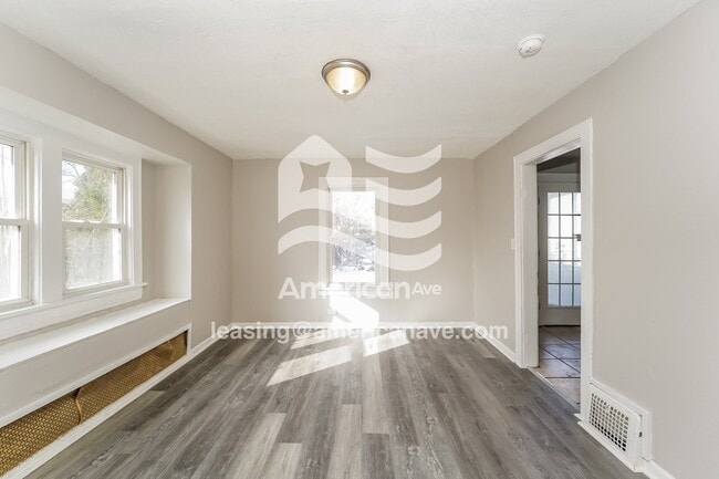 Foto del edificio - 400 Noble Ave