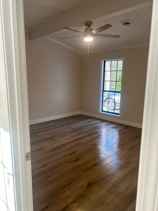 Foto del edificio - 2002 Bob White Dr