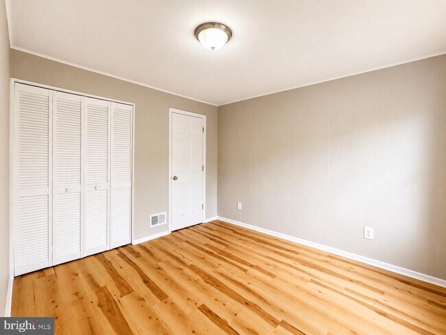 Foto del edificio - 2930 Wetherburn Ct