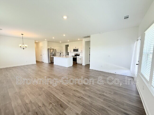 Foto del edificio - 312 Traywick Pl