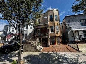 Building Photo - 816 19th St