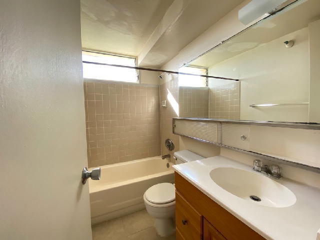 Building Photo - CENTURY PARK PLAZA 1/1/1 Bldg A, sec, A/C,...