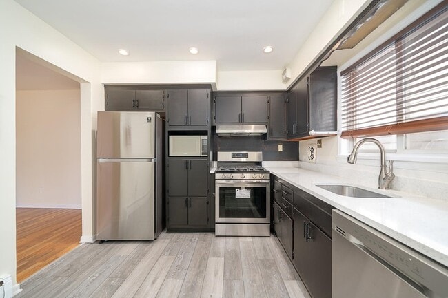 Photo - 121 Ogden Ave. House