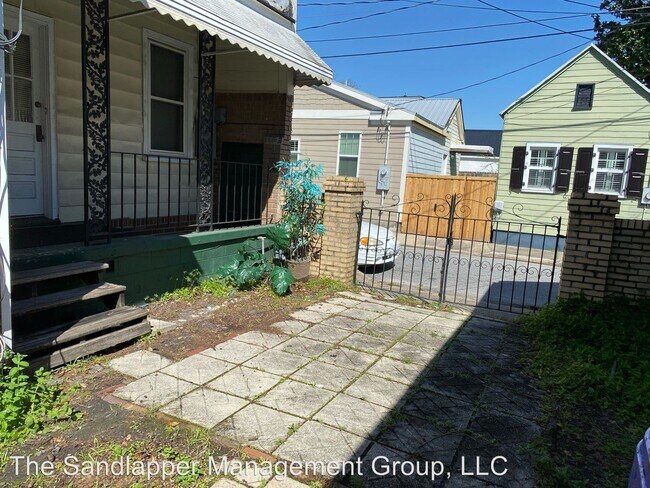 Building Photo - 2 br, 1 bath House - 13 Carondolet Street