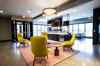 Building Photo - Southsider