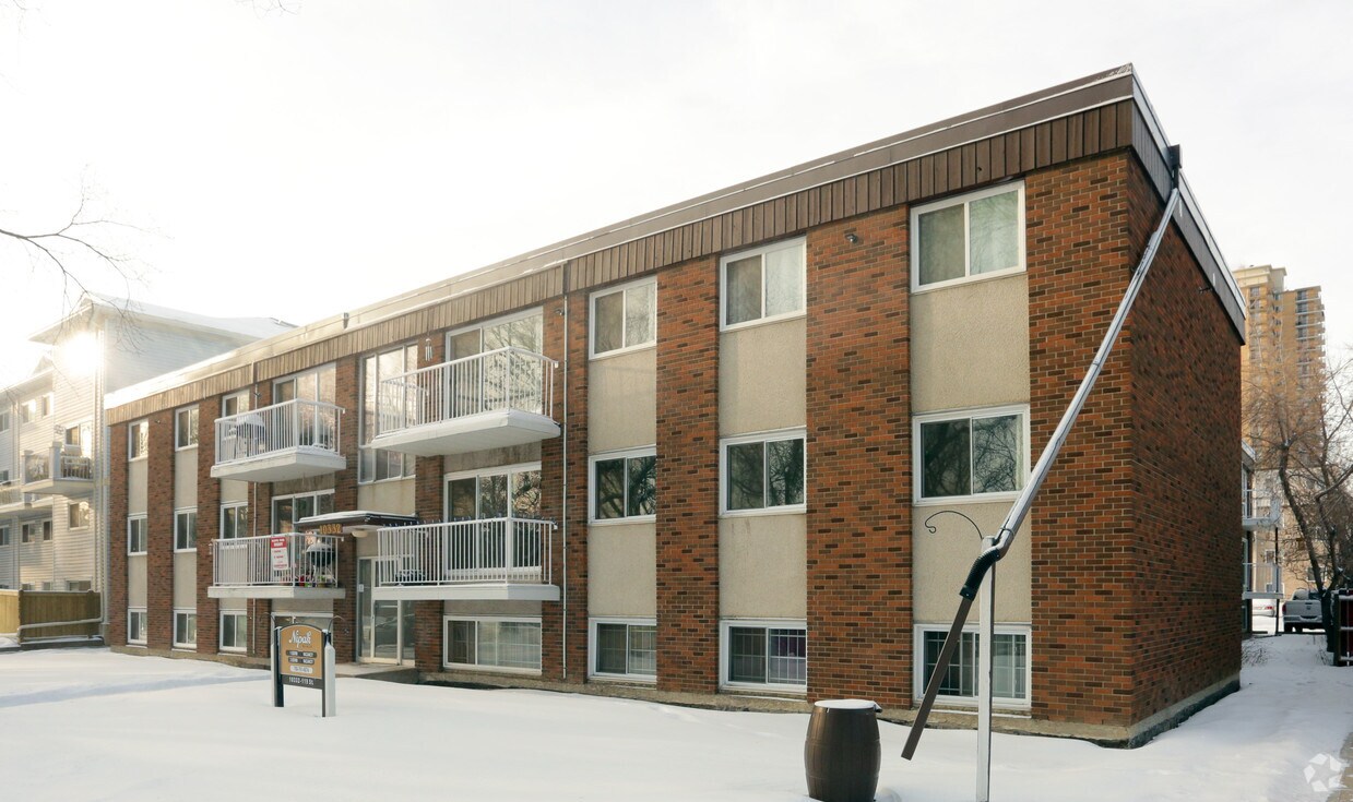 Building Photo - Nipak Manor
