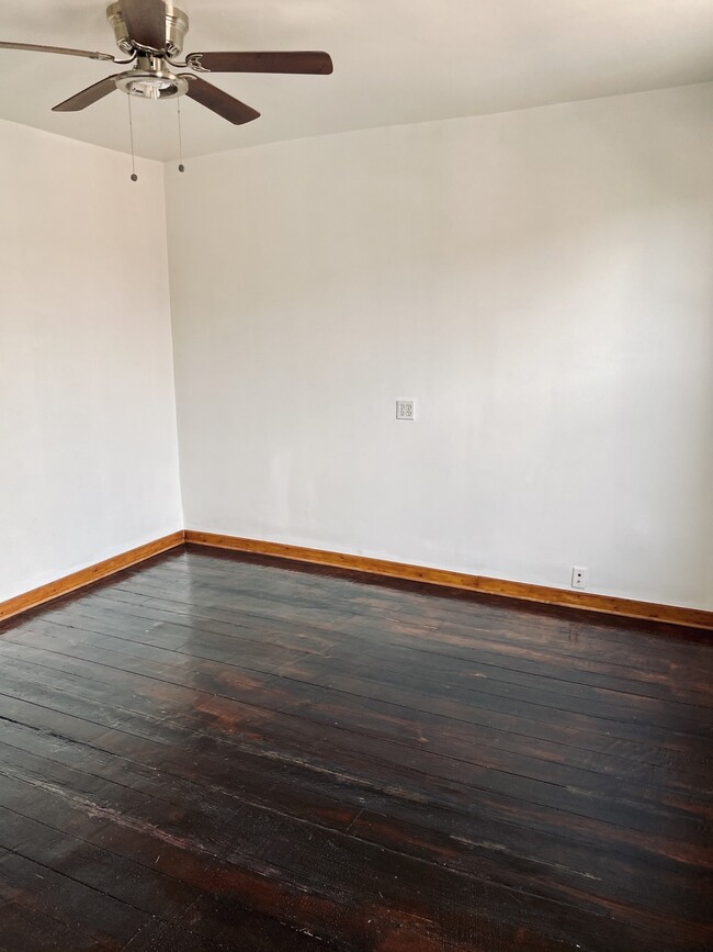 Original hardwood floors - 1323 W 19th St