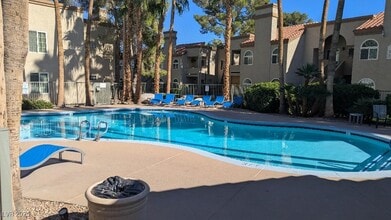 Building Photo - 3145 E Flamingo Rd