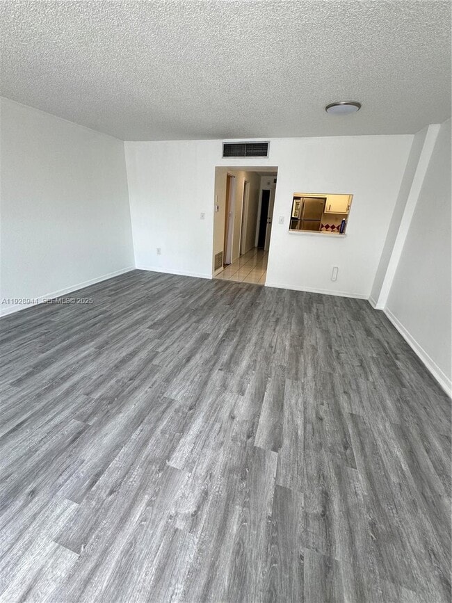 Foto del edificio - 1470 NE 125th Terrace